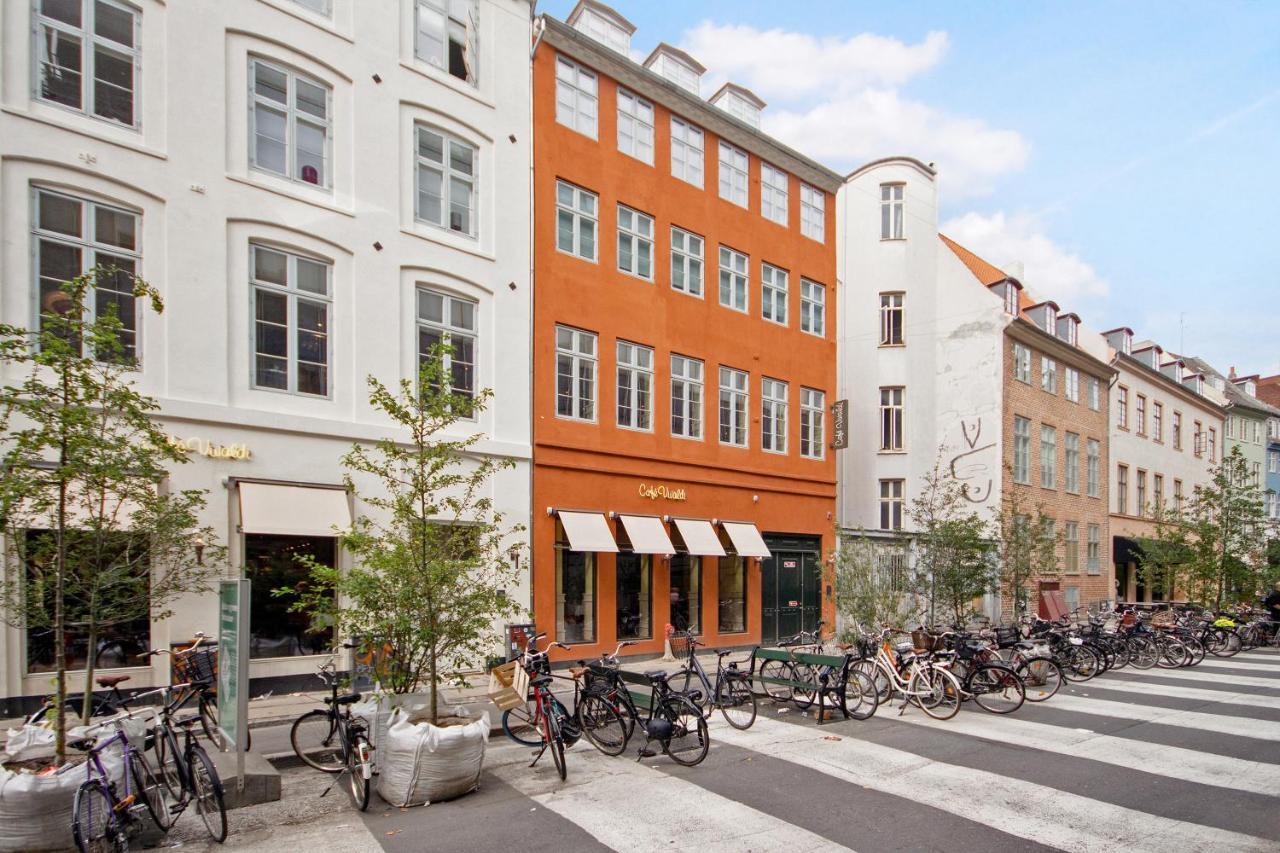 Sanders Regent - Chic Three-bedroom Near Square
