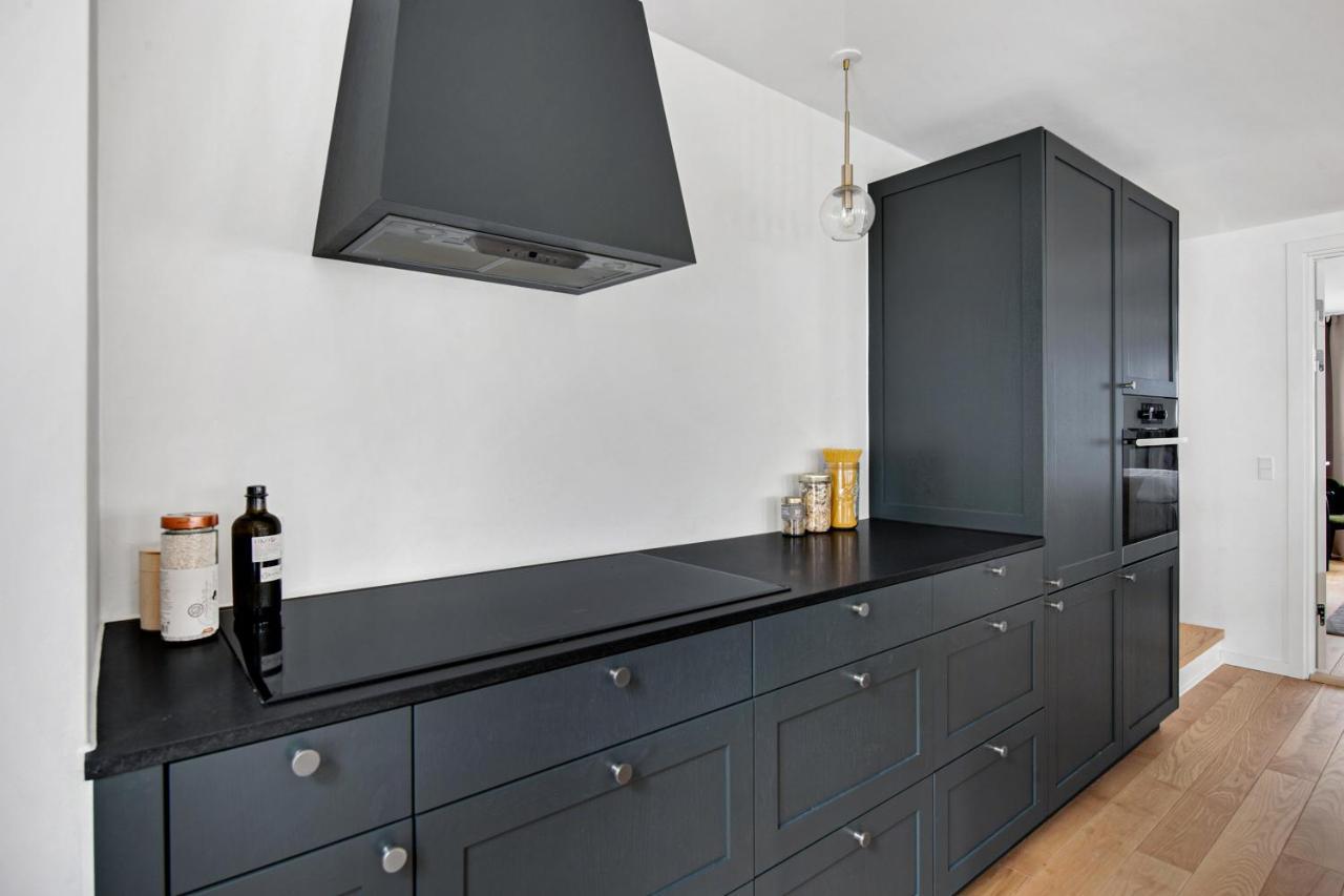 Sanders Regent - Chic Three-bedroom Near Square * Copenhagen