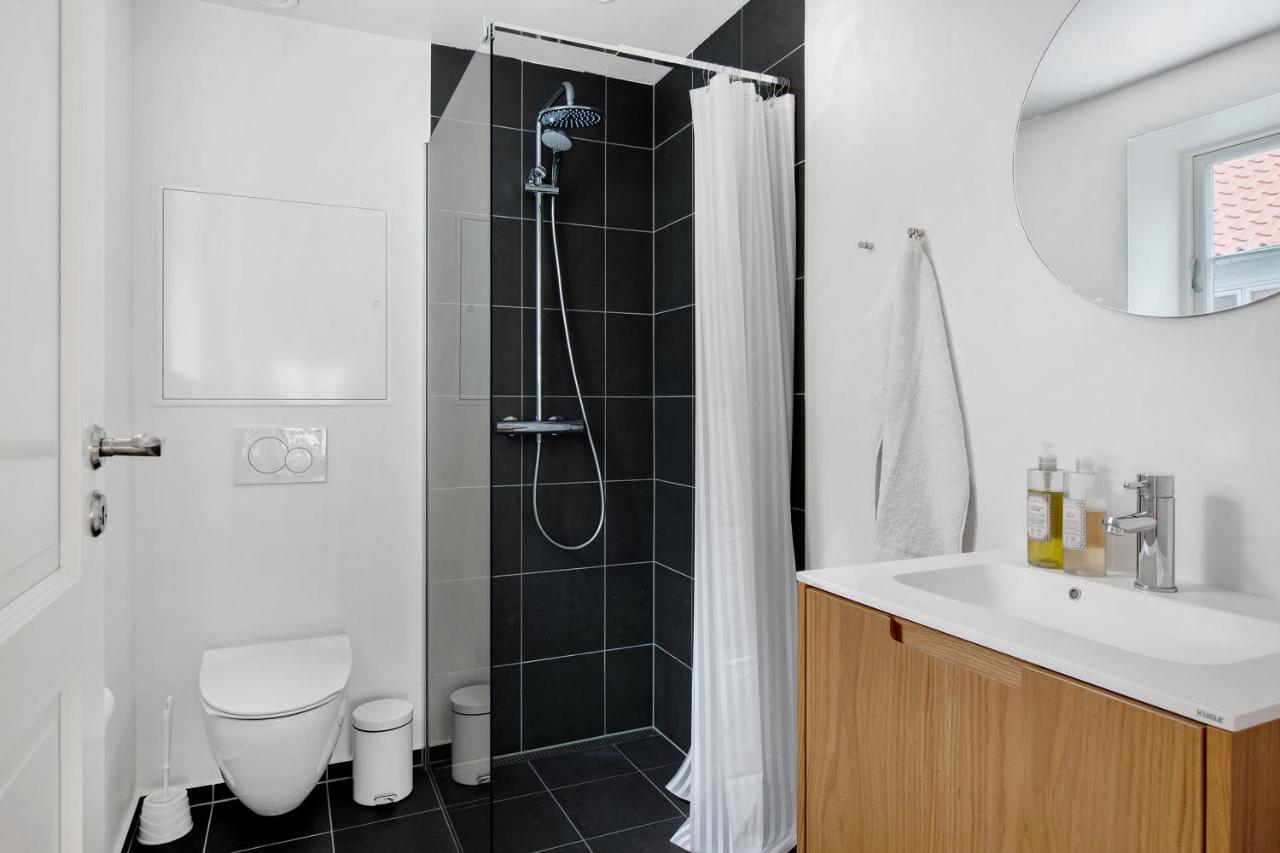 Sanders Regent - Chic Three-bedroom Near Square Apartment